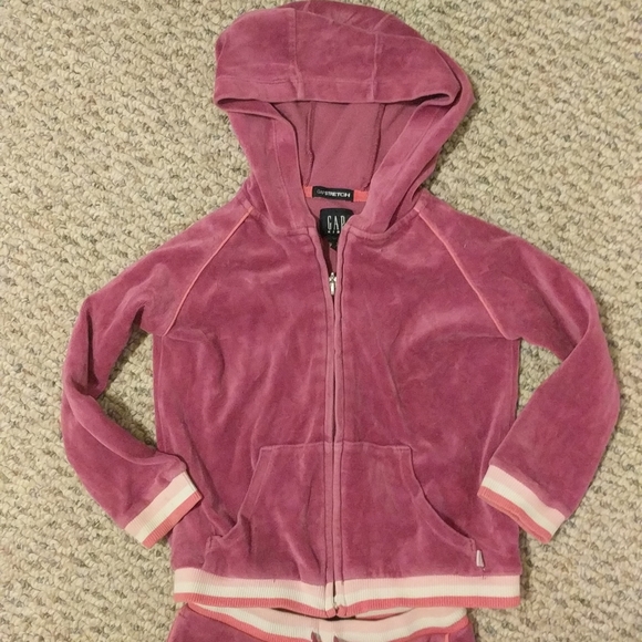 GAP lavender velour girls 4/5 track suit w/pockets - Picture 2 of 13